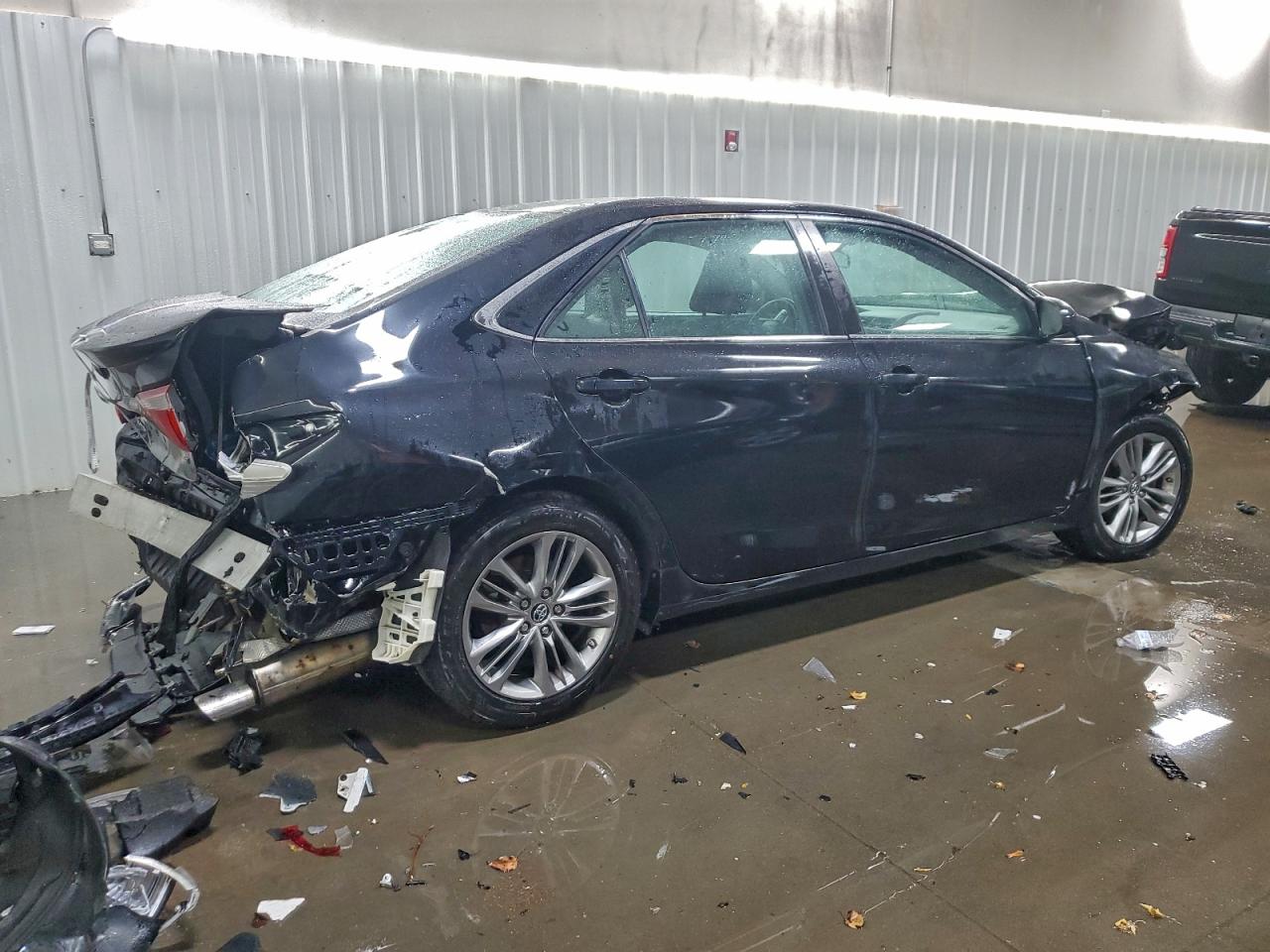 Toyota Camry Le Image 13