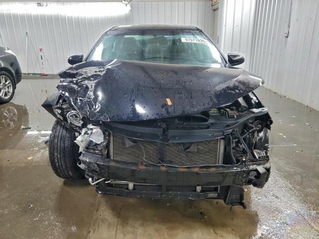 Toyota Camry Le Image 10