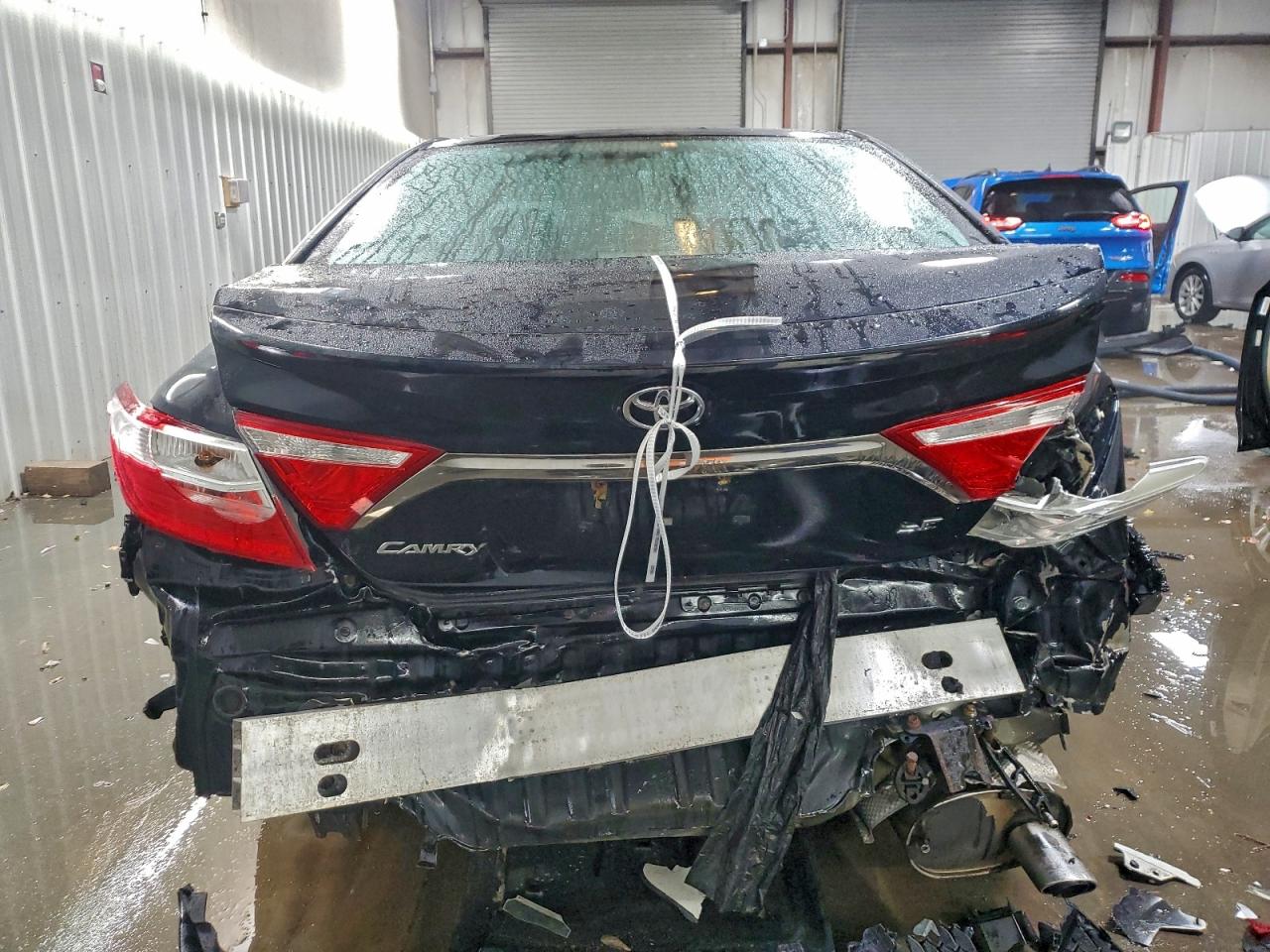 Toyota Camry Le Image 12