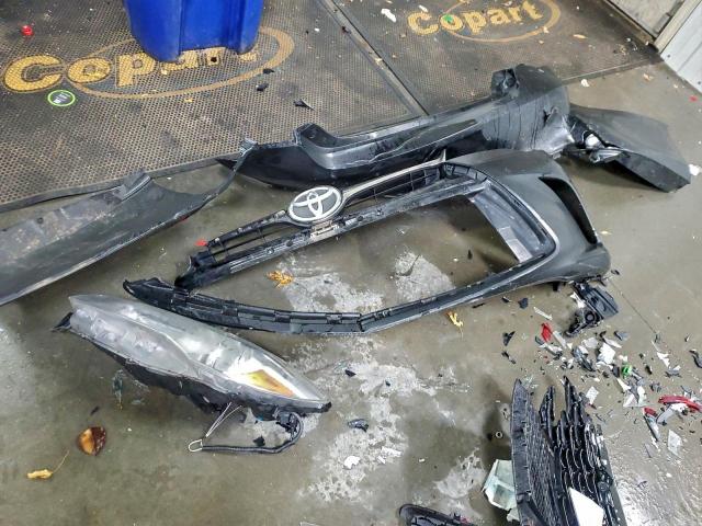 Toyota Camry Le Image 6