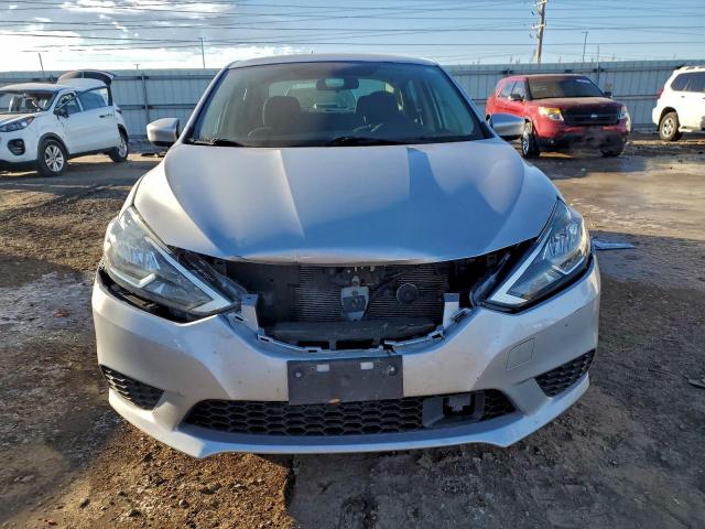 Nissan Sentra S Image 2