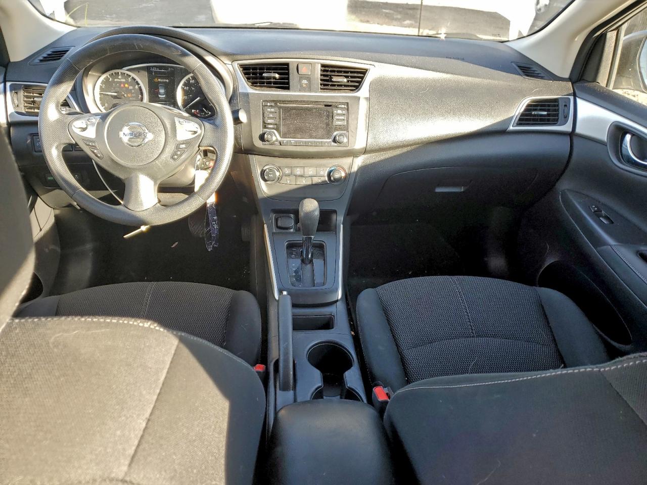 Nissan Sentra S Image 7