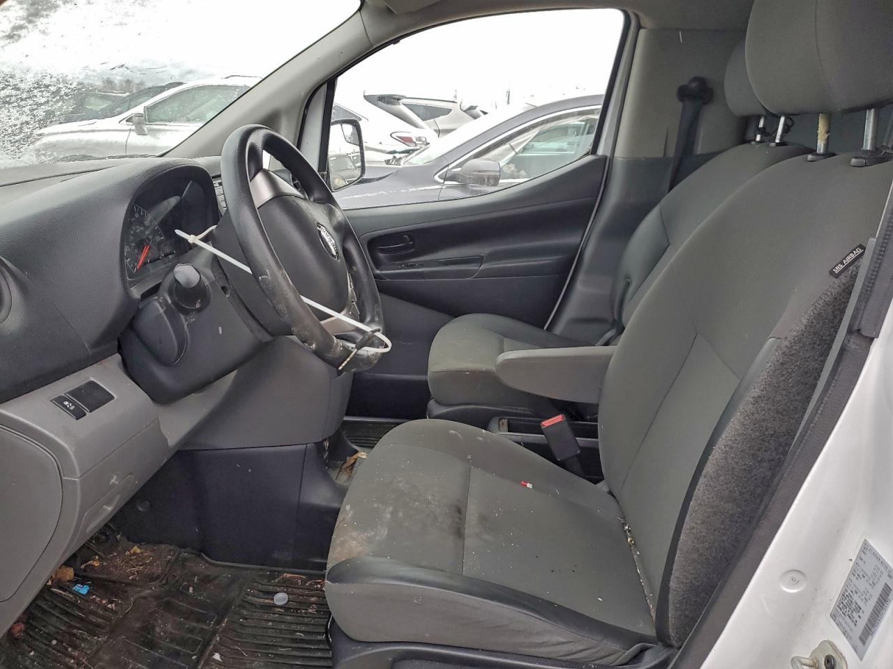 Nissan Nv 2.5s Image 12