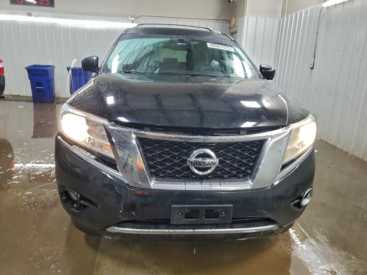 Nissan Pathfinder S Image 4