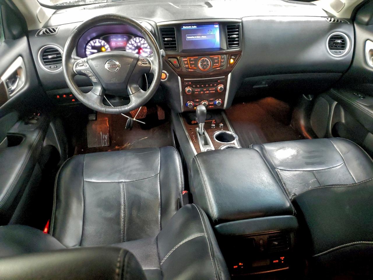 Nissan Pathfinder S Image 7