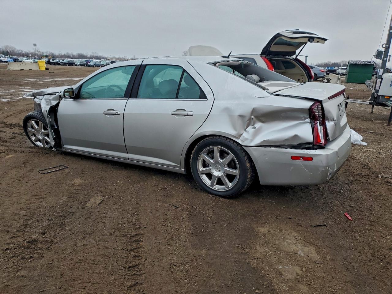 Cadillac STS Image 4