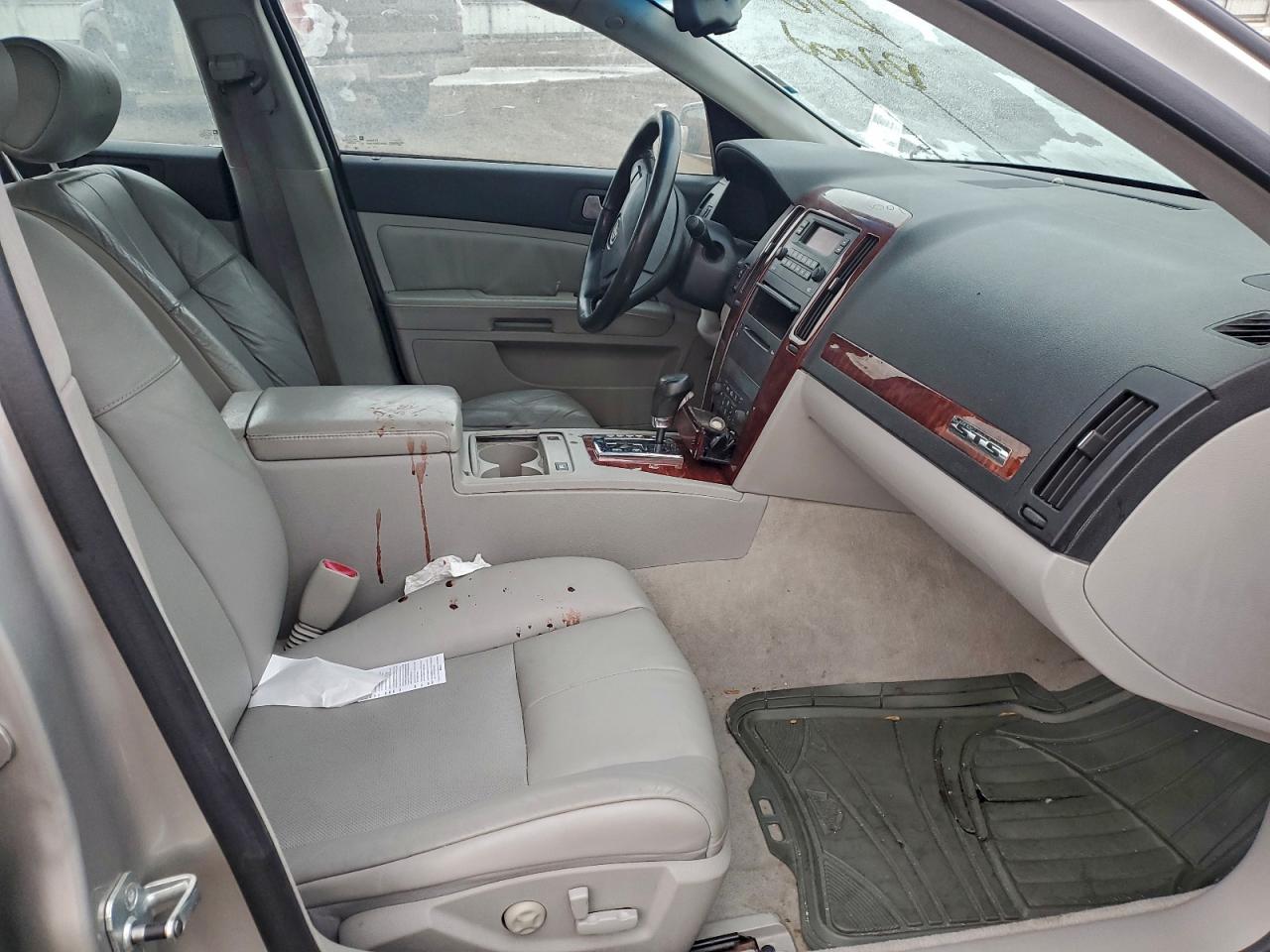 Cadillac STS Image 10