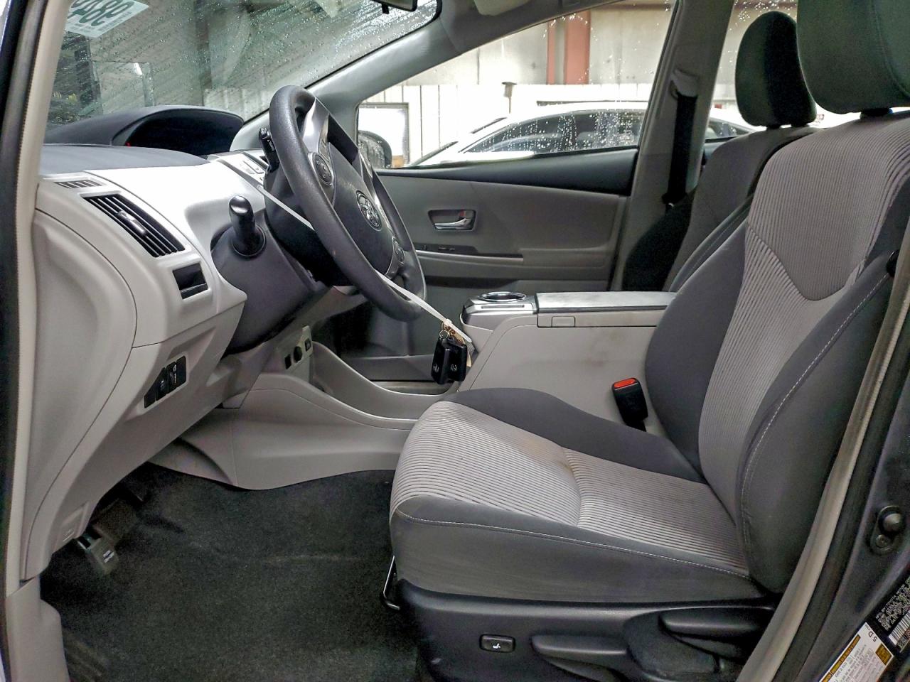 Toyota Prius Image 10