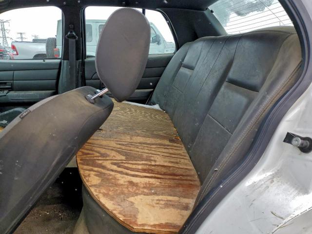 Ford Crown Vic Police Interceptor Image 11