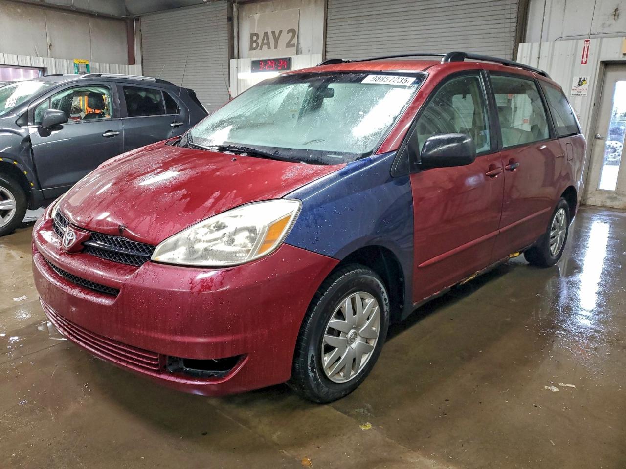 Toyota Sienna Ce Image 1