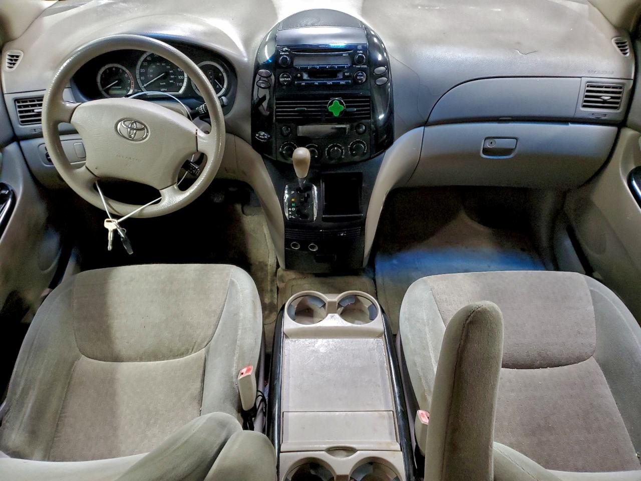 Toyota Sienna Ce Image 10