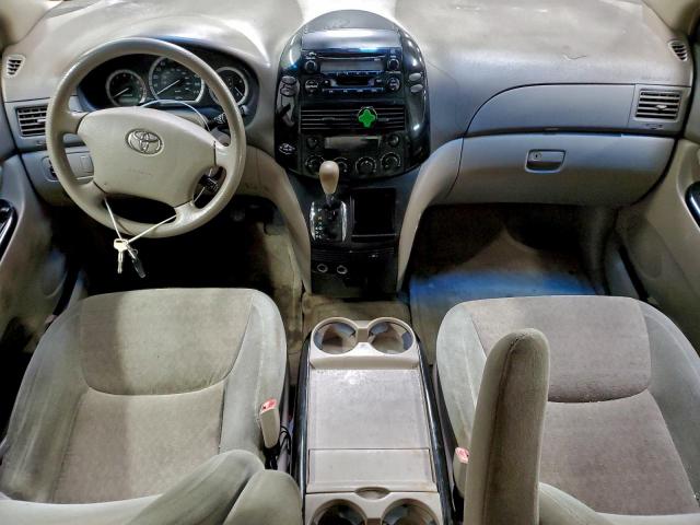 Toyota Sienna Ce Image 10