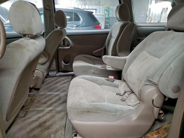 Toyota Sienna Ce Image 3