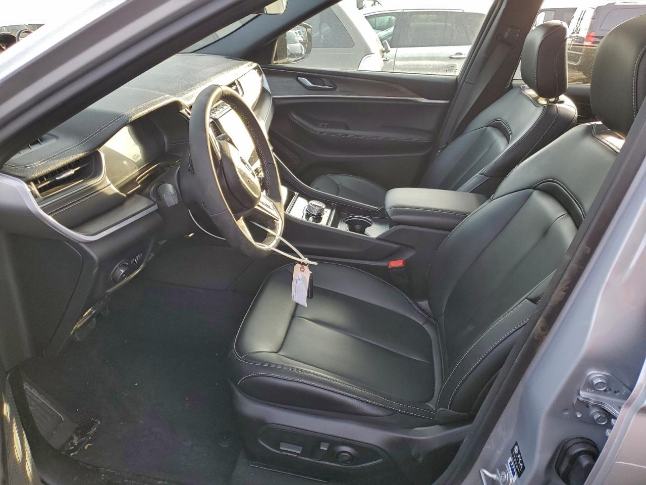 Jeep Grand Cherokee Limited Image 4