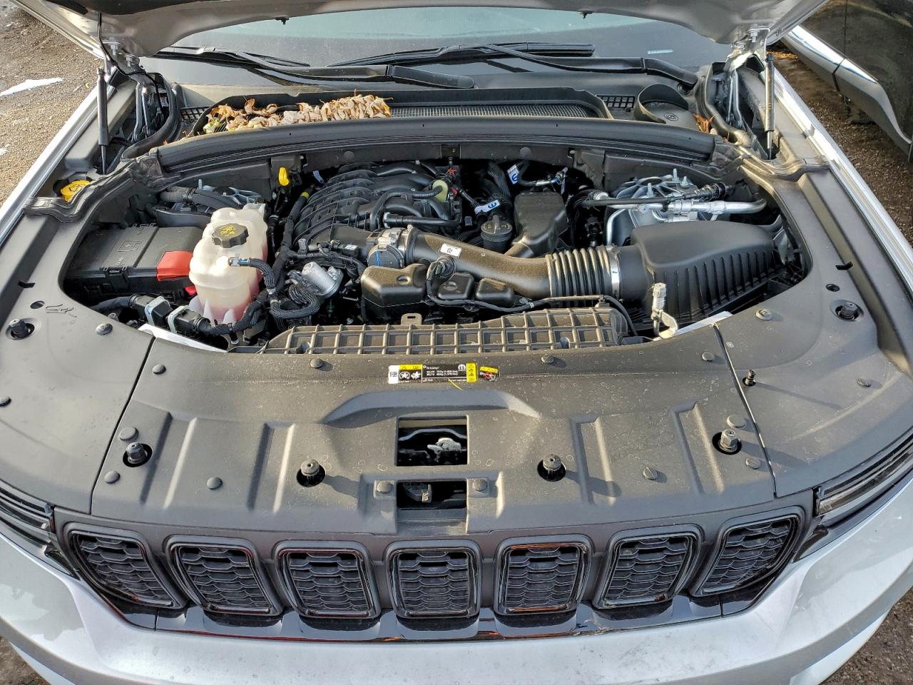 Jeep Grand Cherokee Limited Image 12