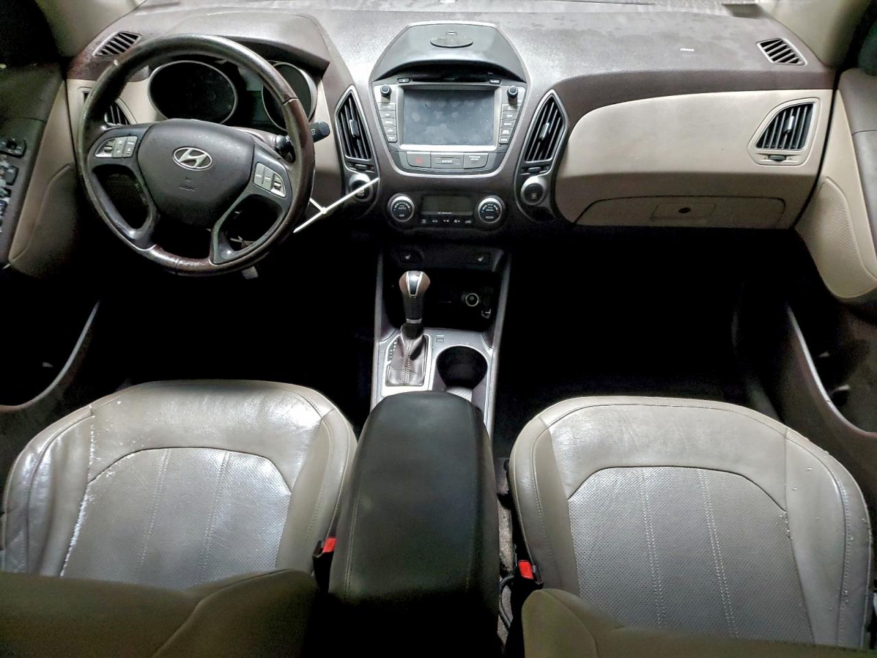 Hyundai TUCSON Gls Image 2