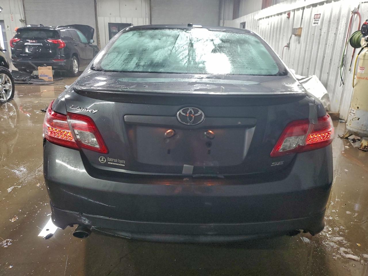 Toyota Camry Base Image 11
