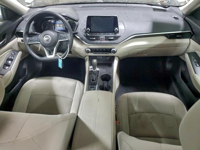 Nissan Altima S Image 9