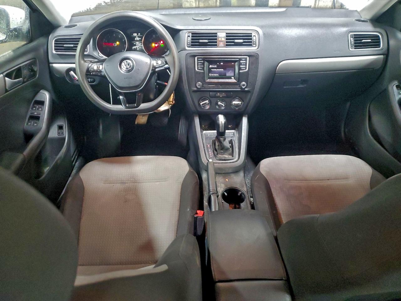 Volkswagen Jetta S Image 11