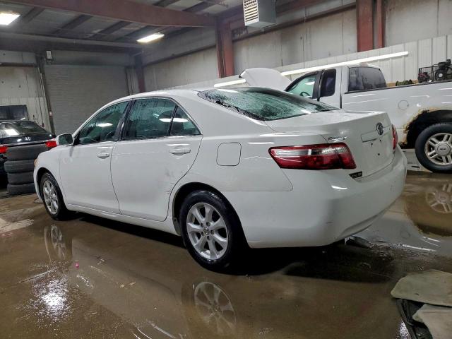 Toyota Camry Base Image 8
