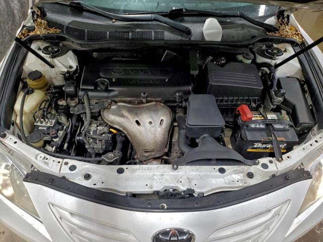 Toyota Camry Base Image 3