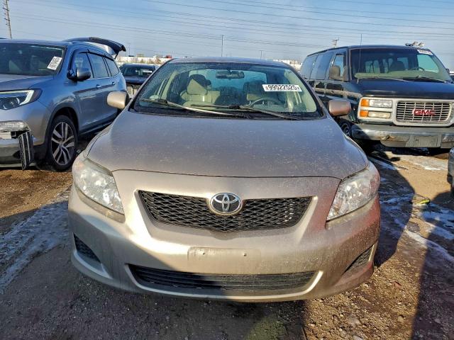 Toyota Corolla Base Image 9