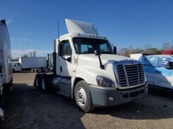  Salvage Freightliner Cascadia 1
