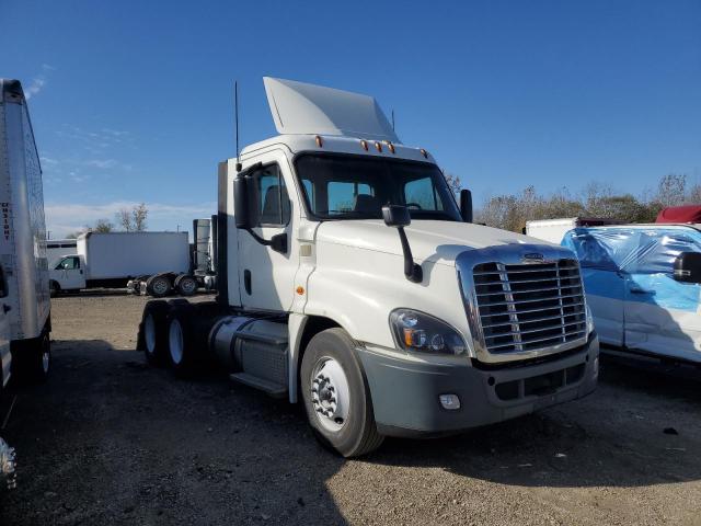  Salvage Freightliner Cascadia 1