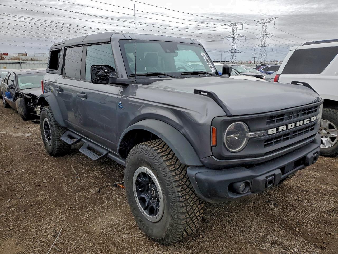 Ford Bronco Base Image 2