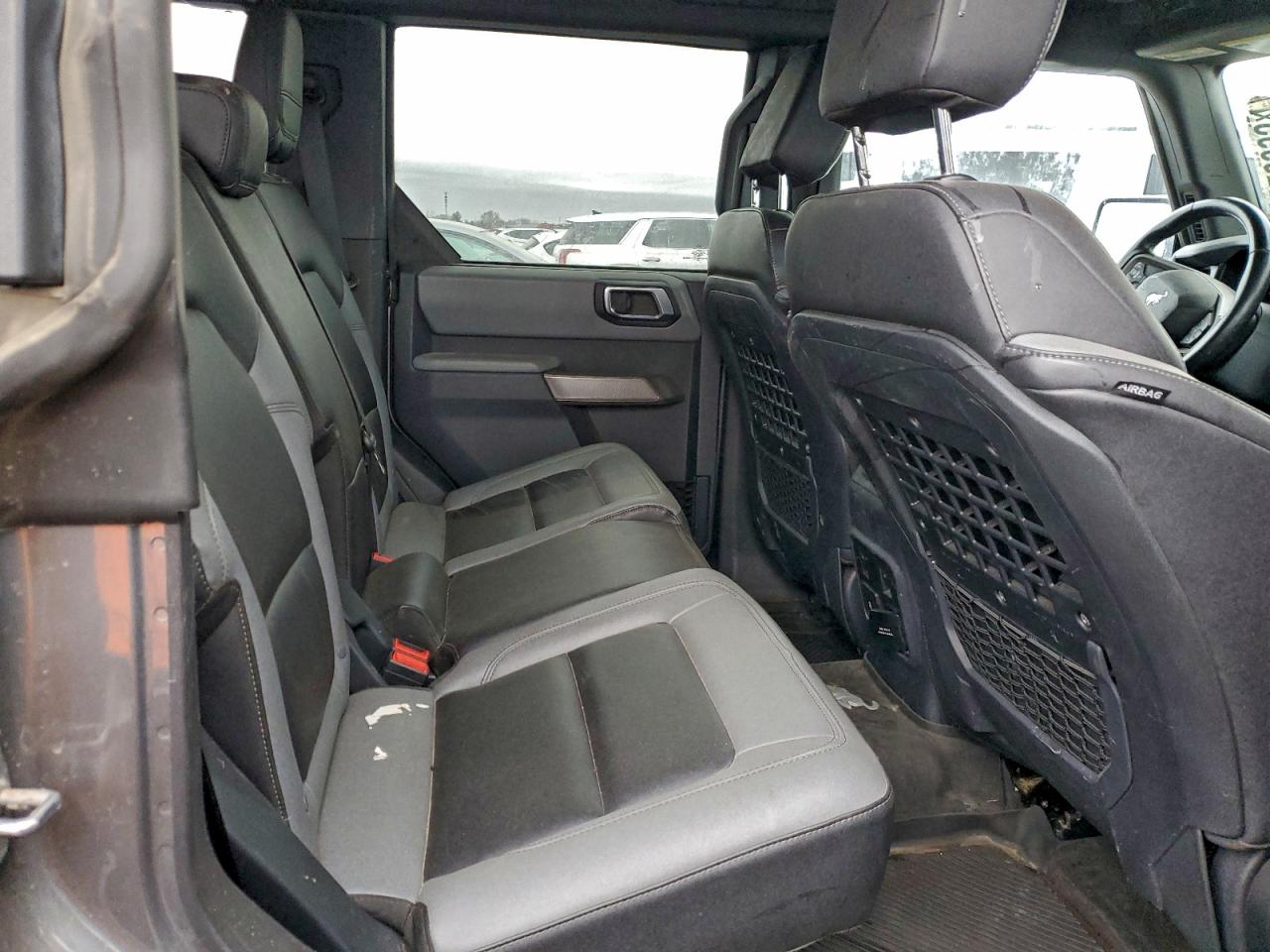 Ford Bronco Base Image 3