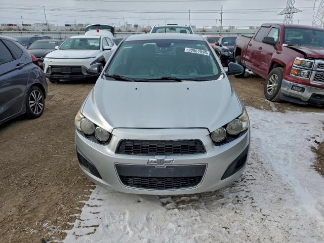 Chevrolet Sonic Lt Image 3