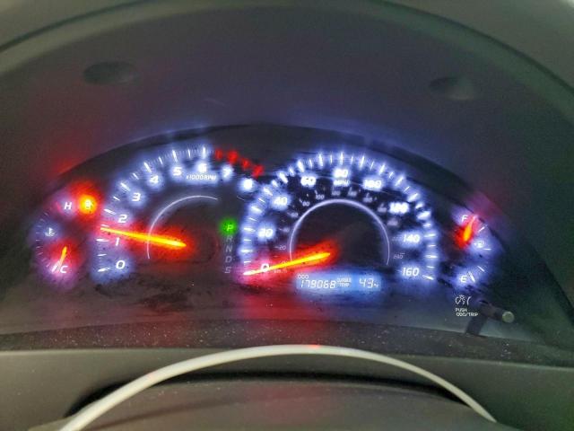 Toyota Camry Se Image 8