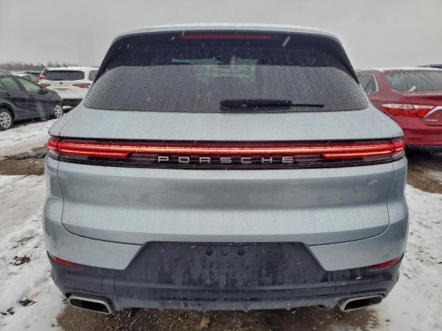 Porsche Cayenne Image 12