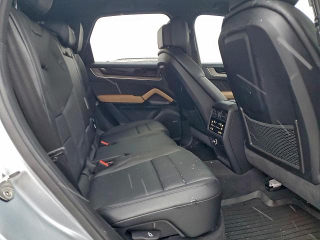 Porsche Cayenne Image 8