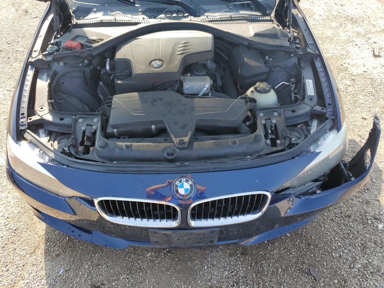 BMW 3 Series Xi Image 12