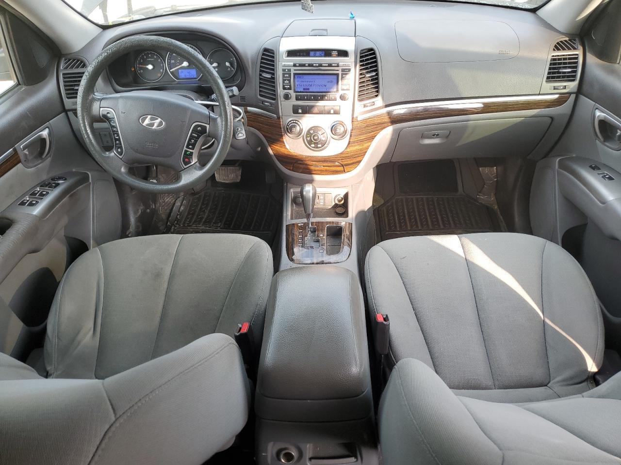 Hyundai SANTA FE Gls Image 8