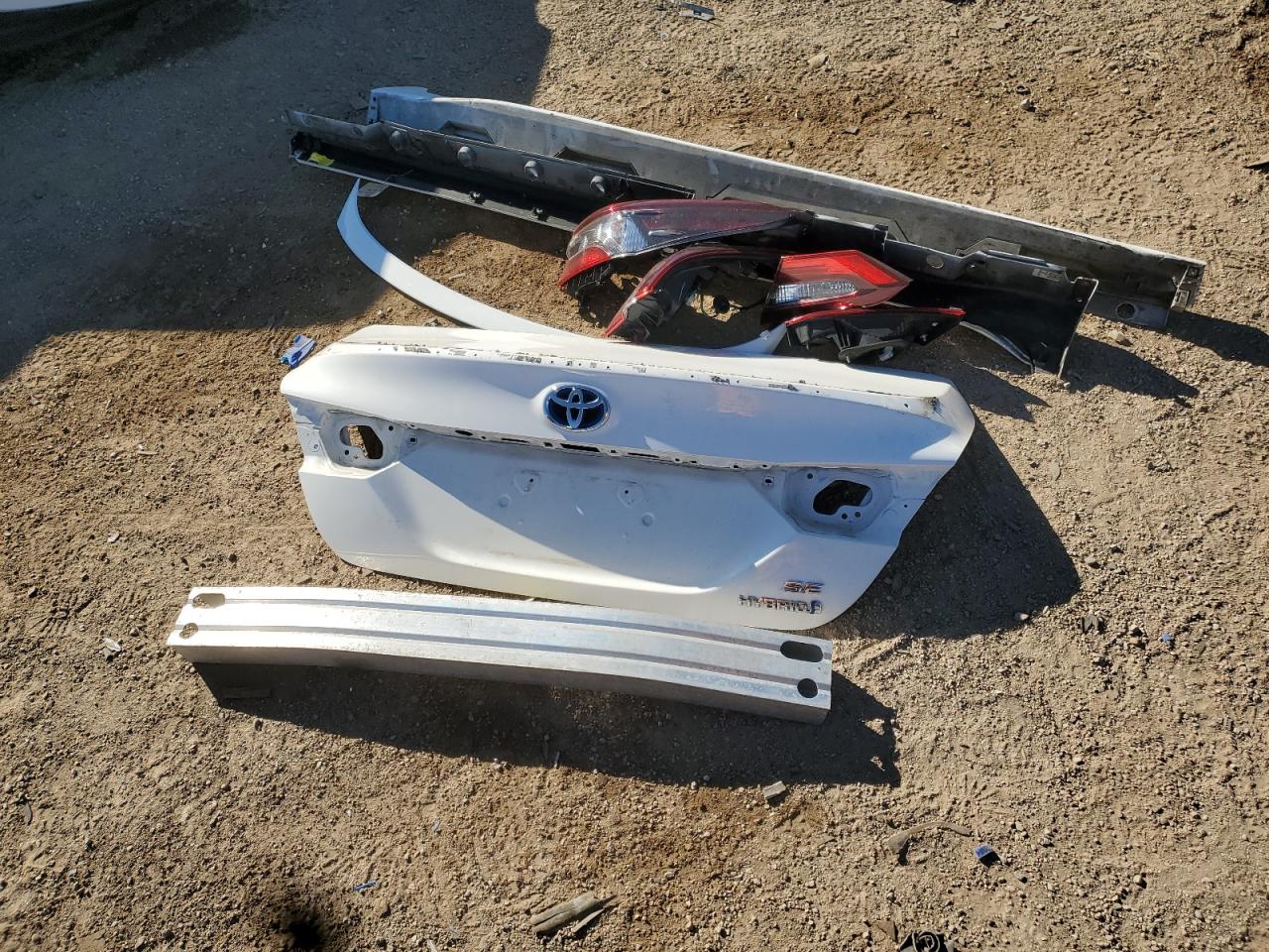 Toyota Camry Se Image 13