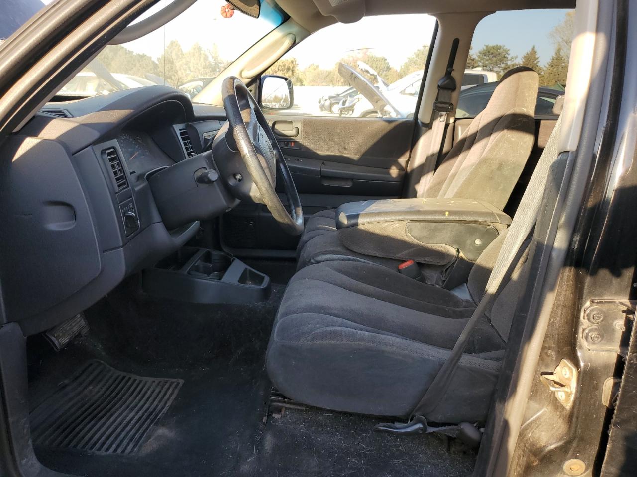 Dodge Dakota Quad Image 9