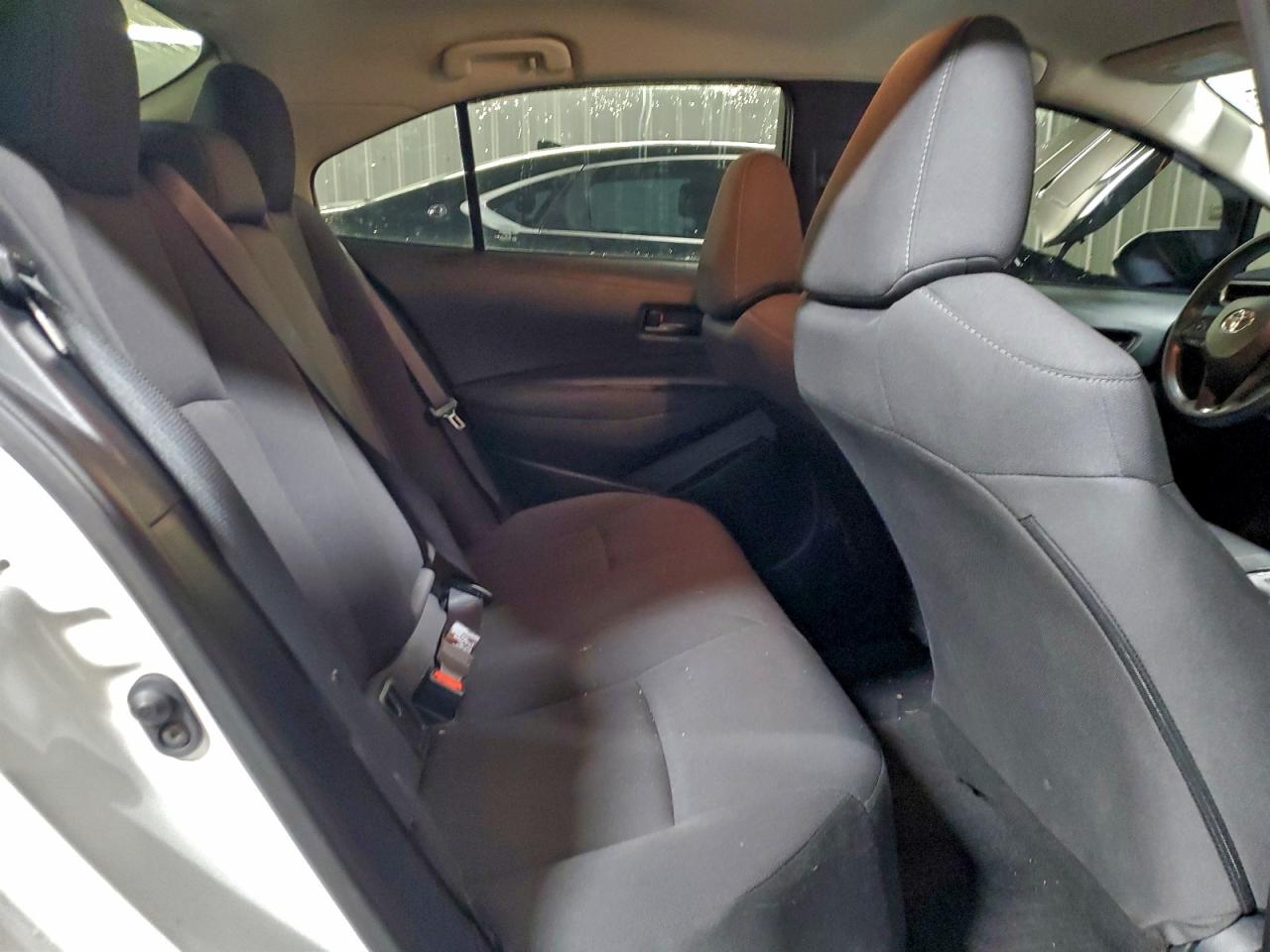 Toyota Corolla Le Image 12