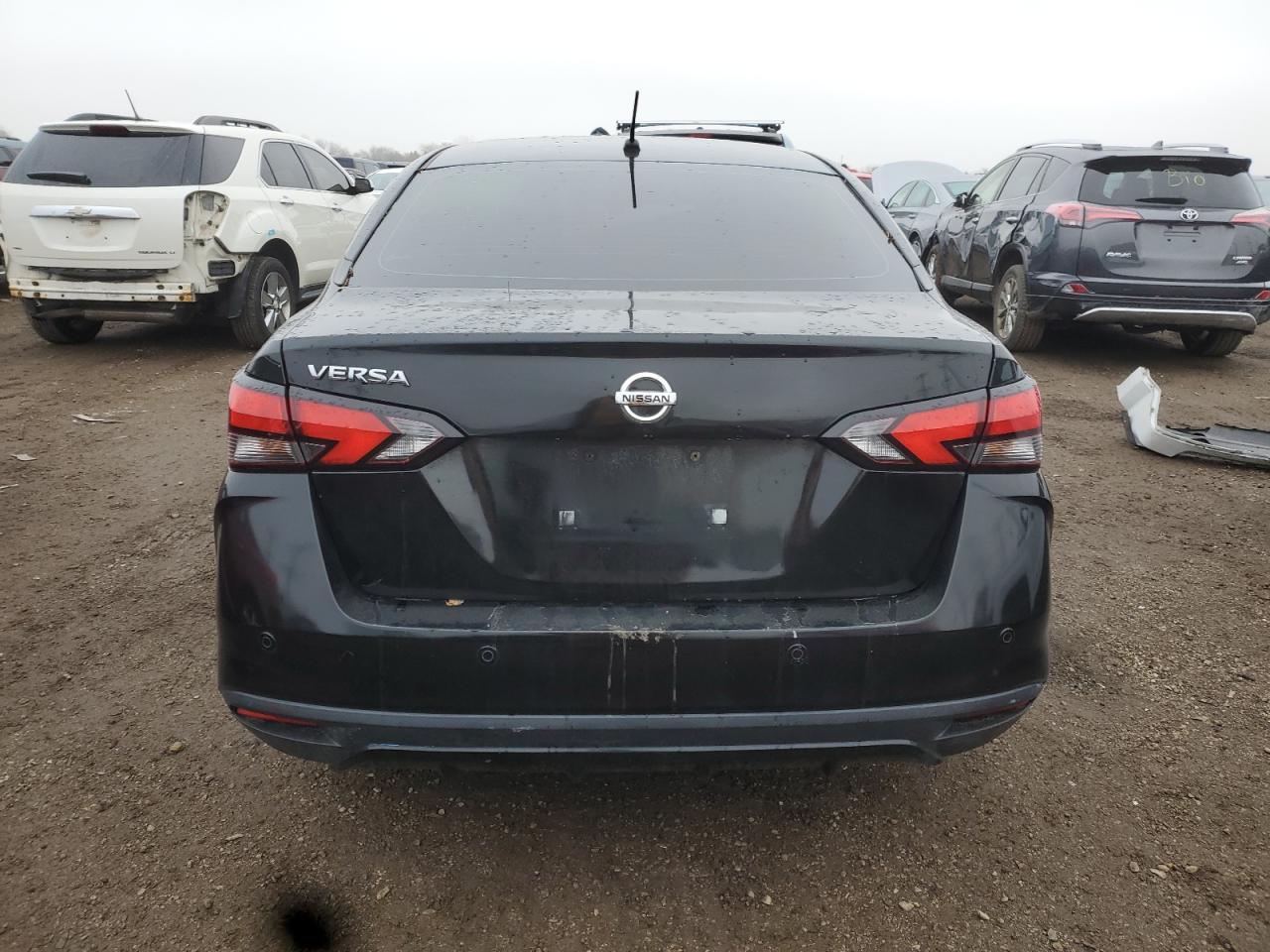 Nissan Versa S Image 7