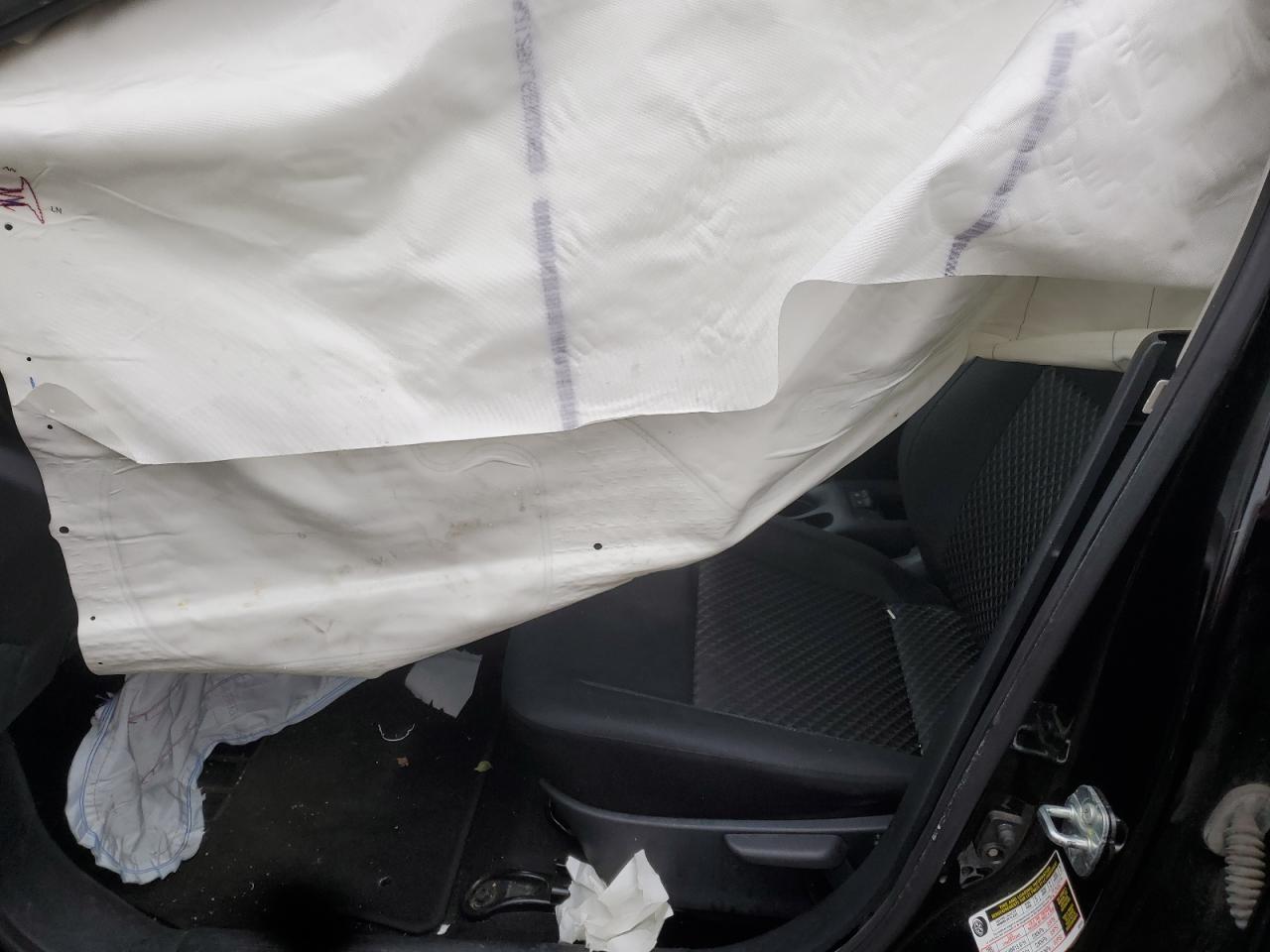 Nissan Versa S Image 5