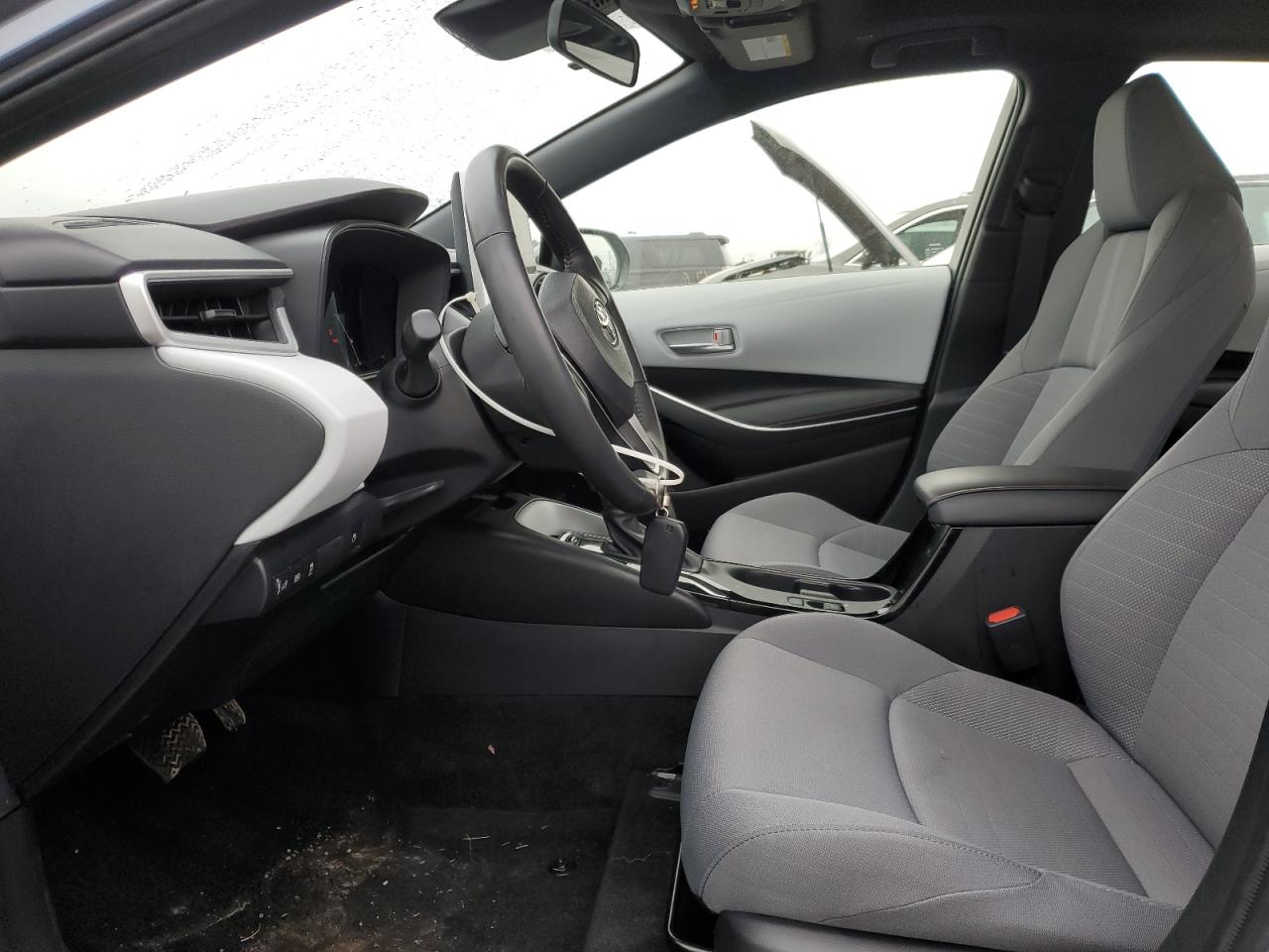 Toyota Corolla Le Image 8