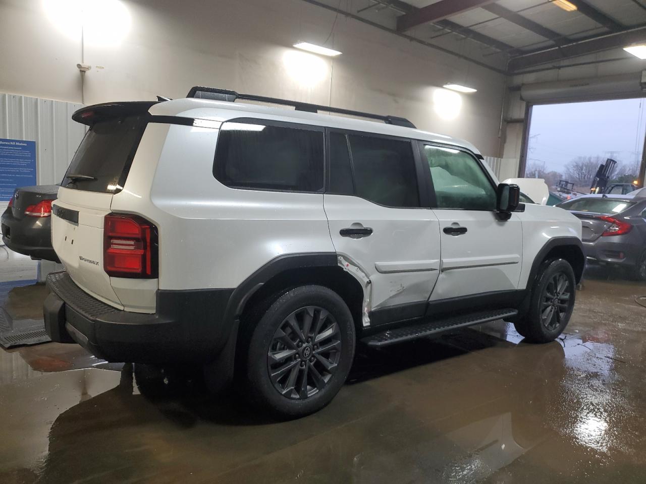 Toyota Land Cruis Base Image 2