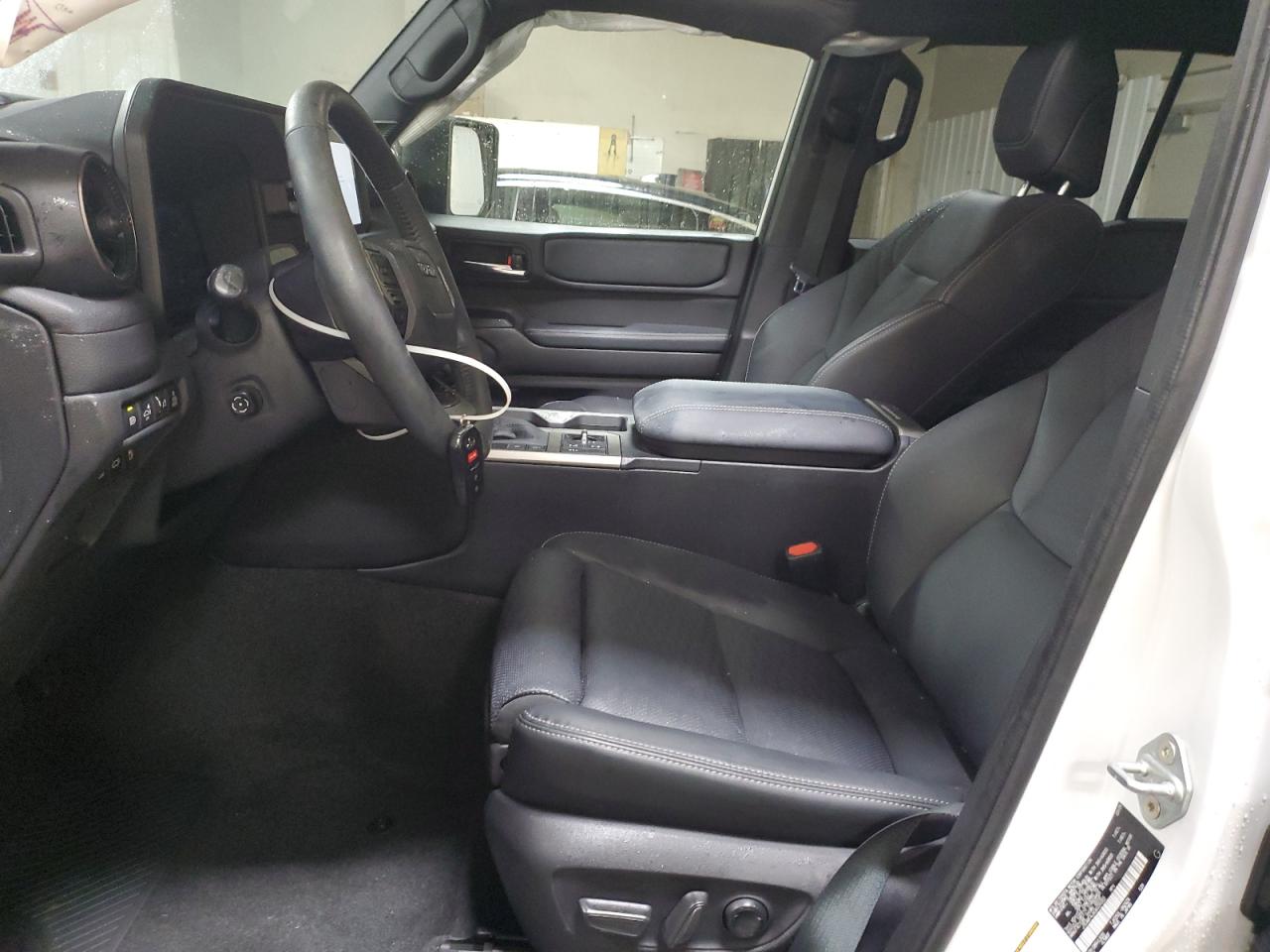 Toyota Land Cruis Base Image 10