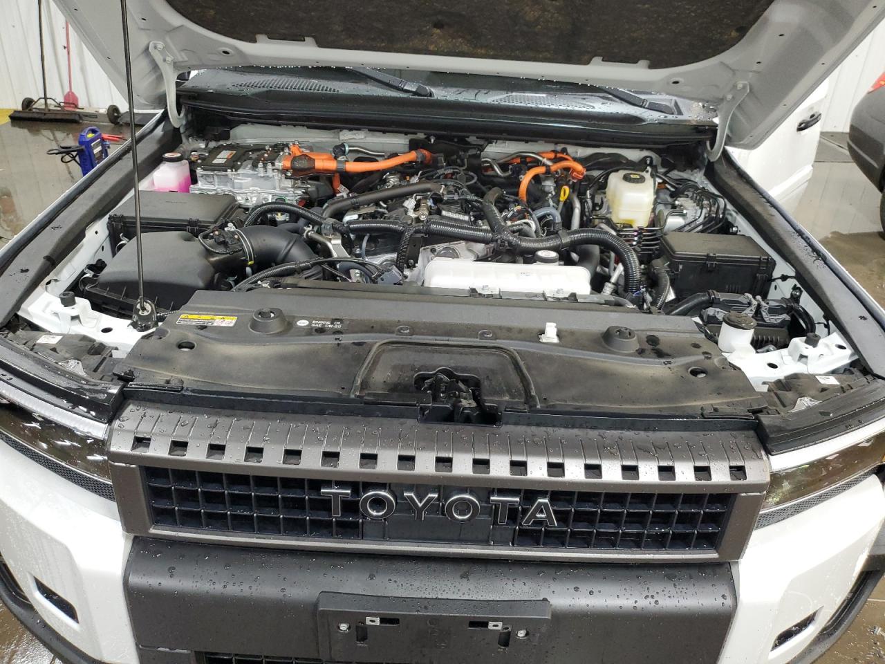 Toyota Land Cruis Base Image 11