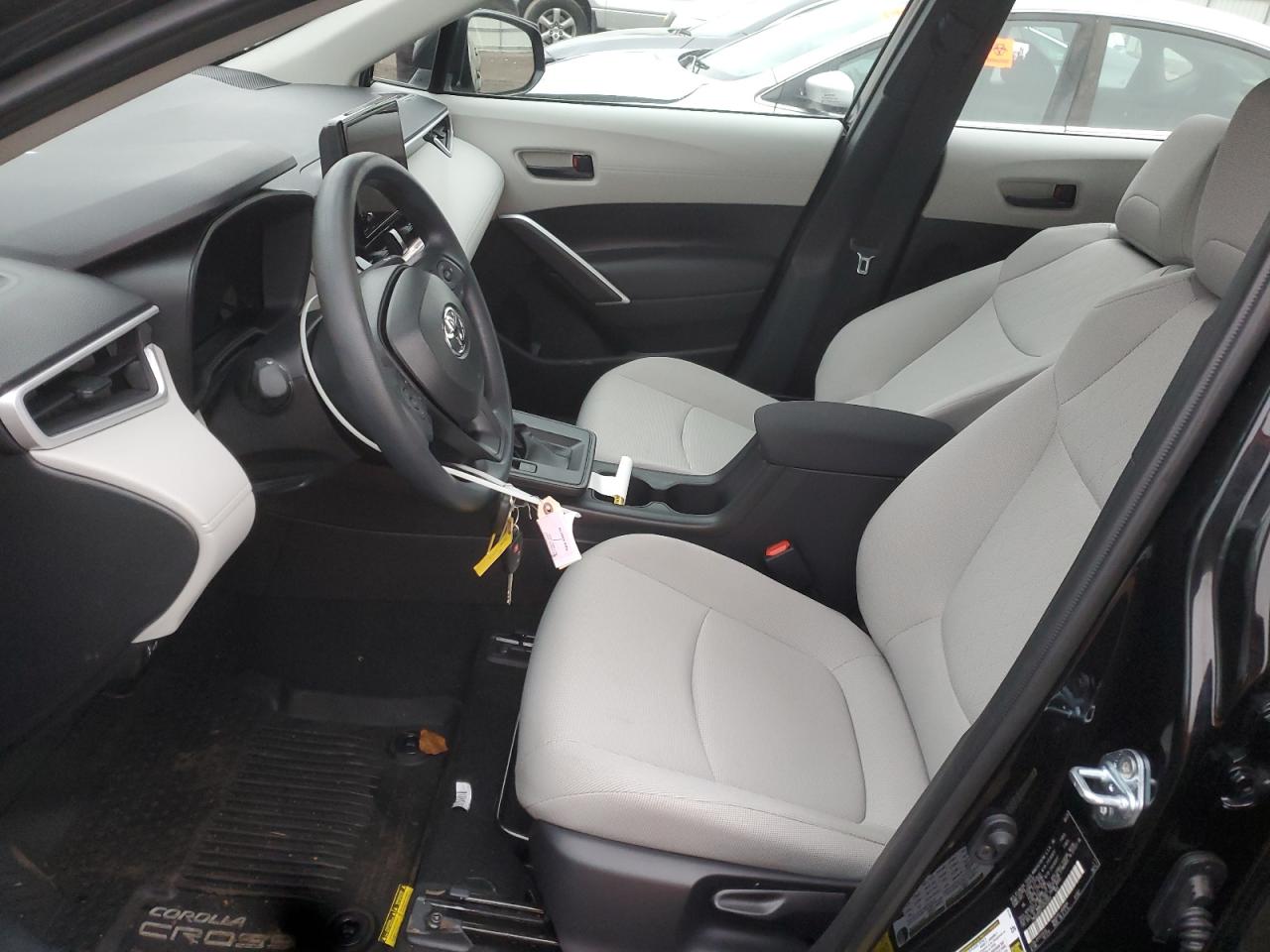 Toyota Corolla L Image 9