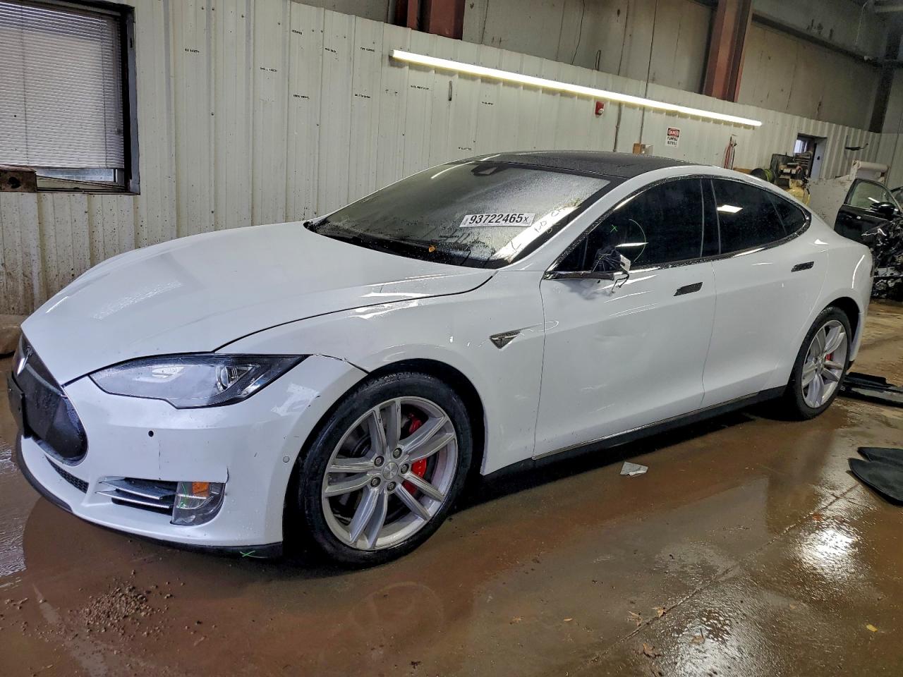 Tesla Model S Image 1
