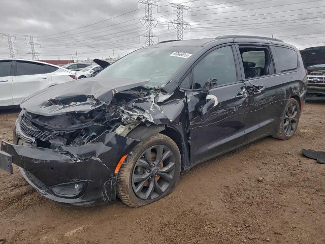  Salvage Chrysler Pacifica