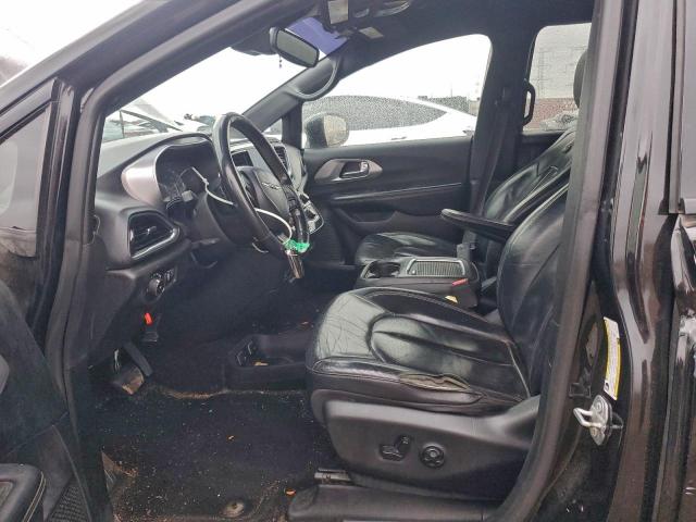 Chrysler Pacifica Touring L Plus Image 9