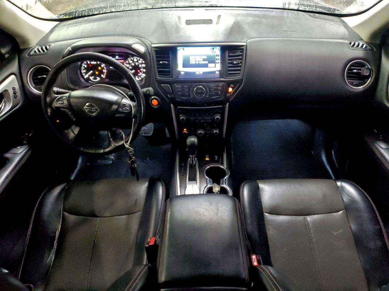 Nissan Pathfinder S Image 4